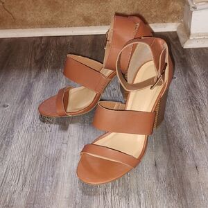 Wild Diva Lounge brown ankle strap 4" heel Sz 9